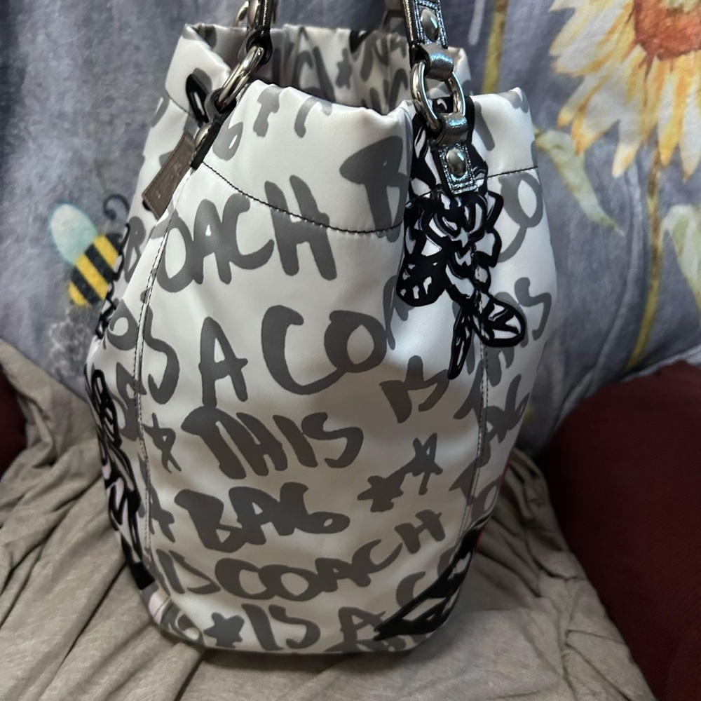 RARE! Limited Edition XL Coach Poppy Graffiti Floral Bella Tote - Picture 5 of 11